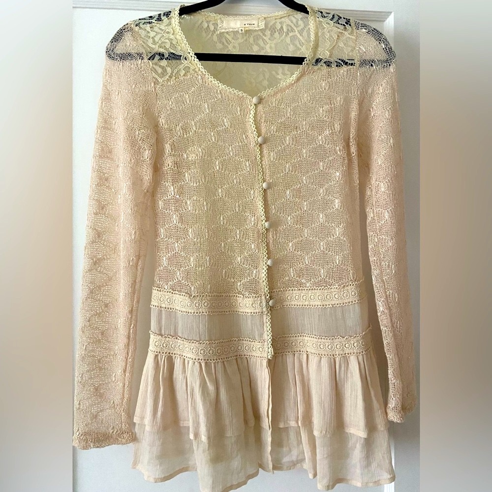 A’Reve Lace cream blouse with beautiful detailing! Gorgeous Boho Styling